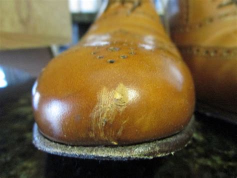 repair scratches on leather shoes.